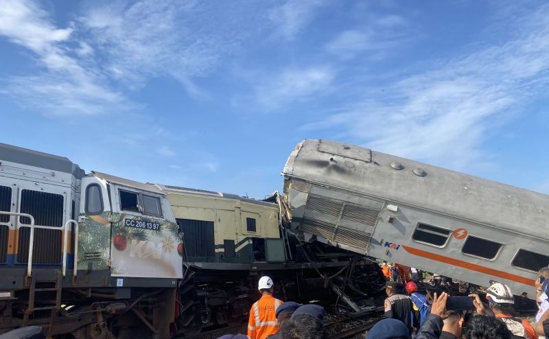 Update Korban Kecelakaan Antar-Kereta di Bandung: 37 Luka-Luka, 4 Tewas