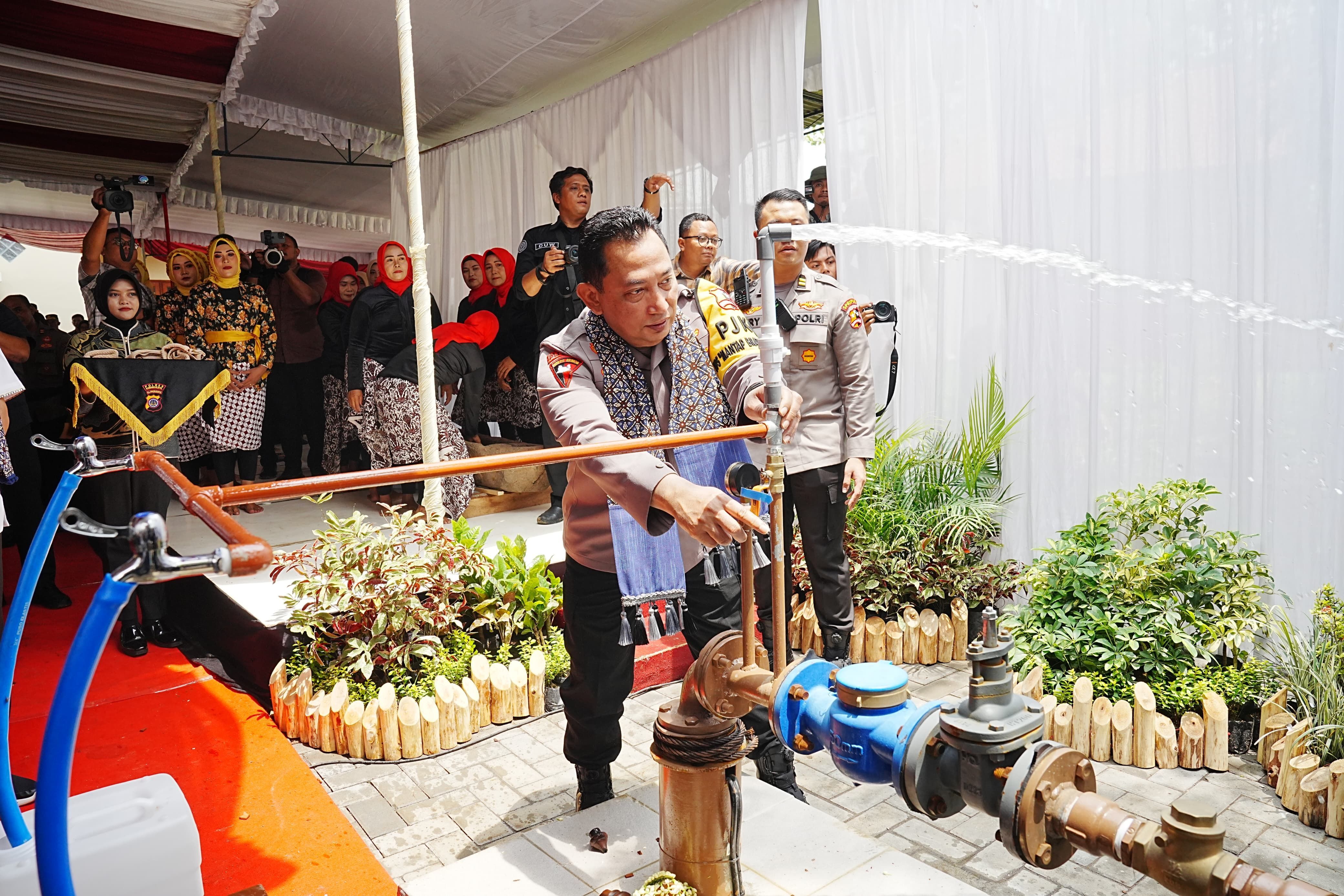 Resmikan Sumur Bor Polri di DIY, Kapolri Harap Bisa Bermanfaat untuk 6 Ribu Warga