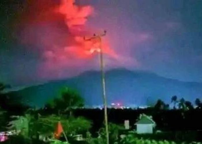 Gunung Lewotobi Laki-laki Flores Masuki Level Awas, Terjadi Lontaran Lava Pijar dari Puncak