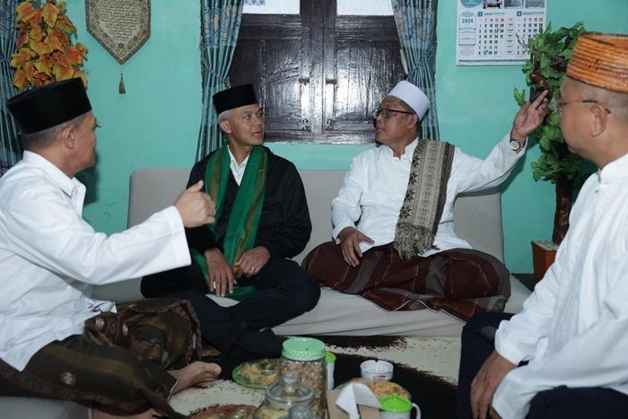 Sowan ke Ponpes Ma’hadut Tholabah Tegal, Ganjar Didoakan Jadi Presiden hingga Dapatkan Masukan