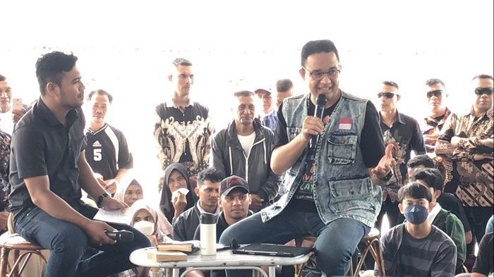  Kampanye di Maluku, Anies Janji Bangun Lapangan Kampung Standar FIFA buat Majukan Sepak Bola