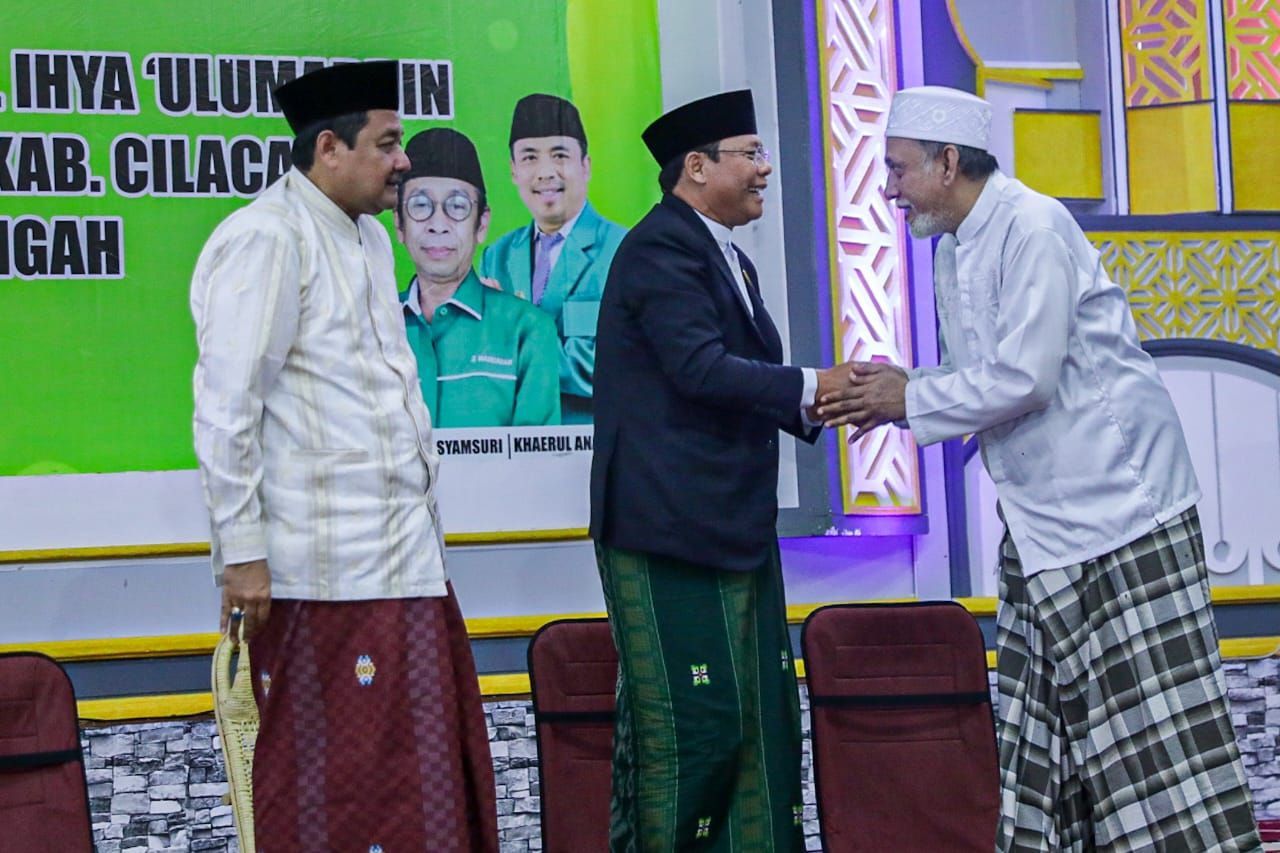 Didoakan Sukses di Pemilu 2024 saat Kunjungi Ponpes Tertua di Cilacap, PPP Optimistis Terus Berkontribusi untuk Bangsa