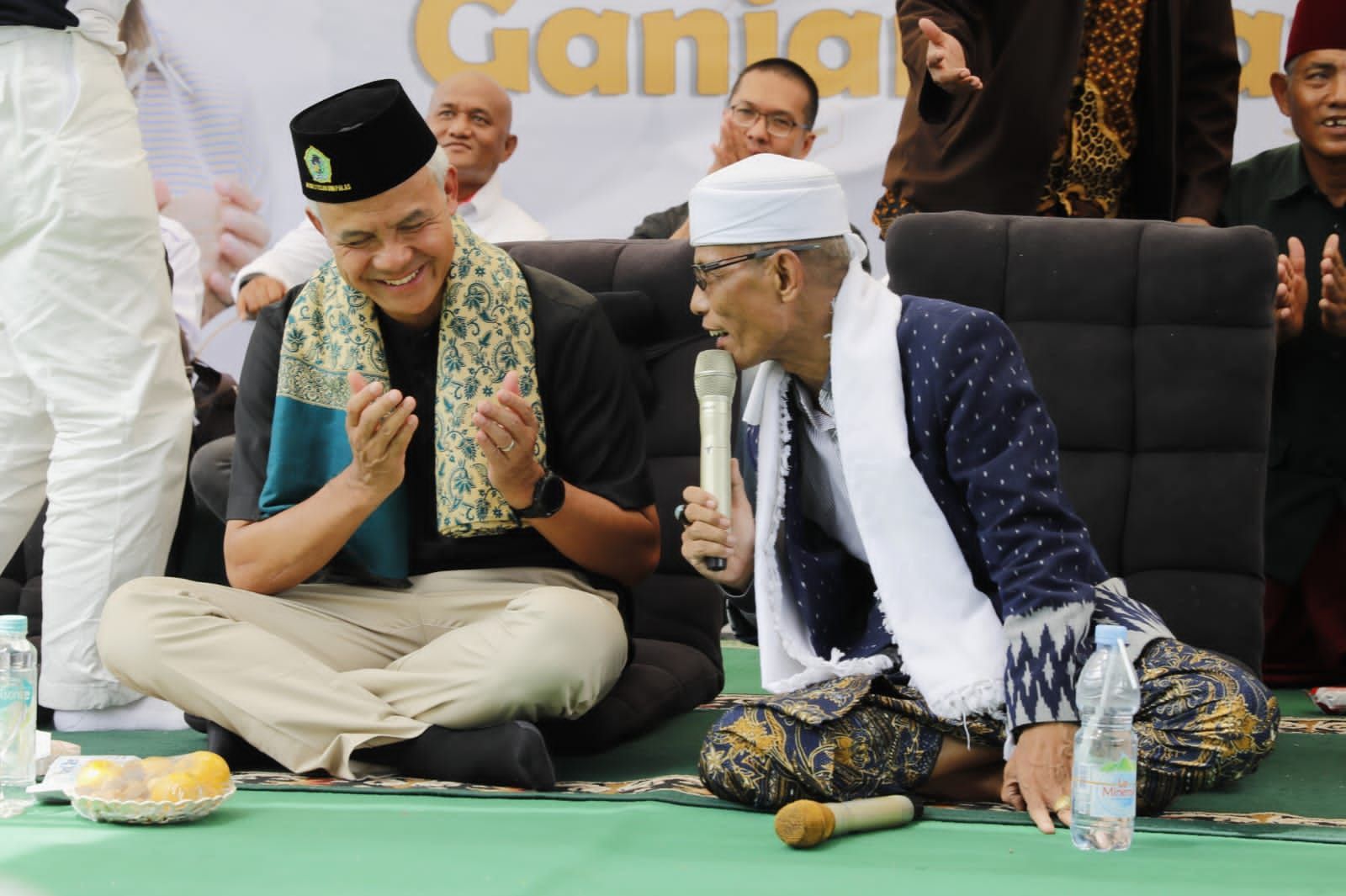 Silaturahmi ke Ponpes Roudlotussolihin Lampung, Ganjar-Mahfud Didoakan Menang Pilpres 2024 Satu Putaran