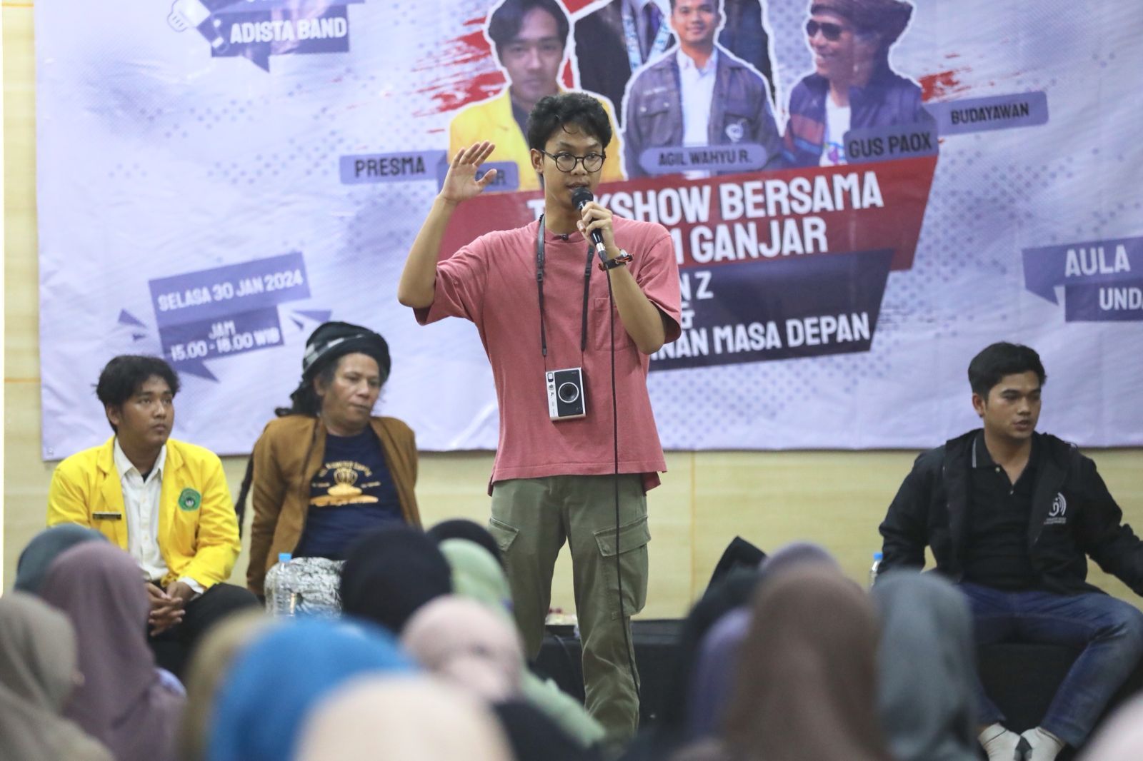 Alam Ganjar Bersama Mahasiswa Jombang Asik Berdiskusi Kepemimpinan dan Bonus Demografi