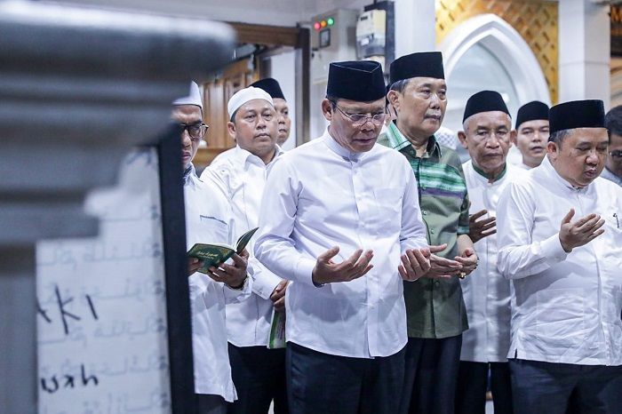 Lakukan Ikhtiar Politik Spiritual, Mardiono Ziarahi Makam Wali dan Pahlawan di Kalsel