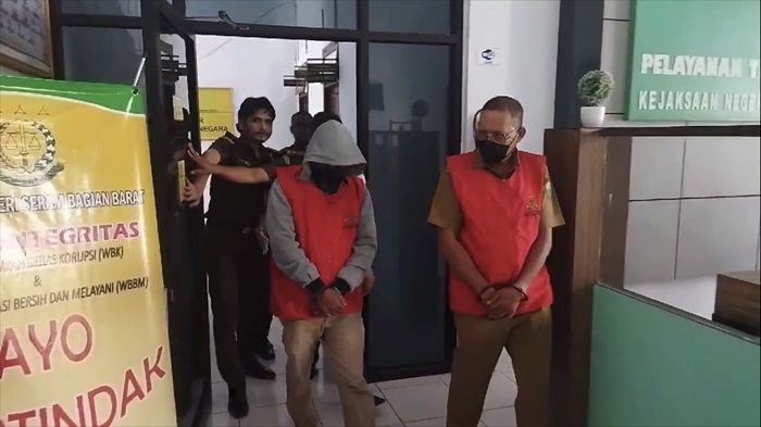 Mantan Kadis Dikbud Ditetapkan sebagai Tersangka Korupsi Pengadaan Seragam Sekolah Gratis di Kabupaten Seram Barat