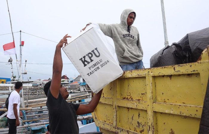 Cuaca Buruk, Logistik Pemilu untuk 8 Kecamatan Terluar di Kabupaten Kepulauan Aru Tertunda