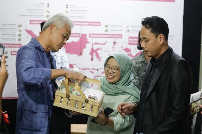 Ganjar Pranowo Berdiskusi dengan Walhi: Menggali Solusi untuk Pengentasan Masalah SDA dan Lingkungan Hidup