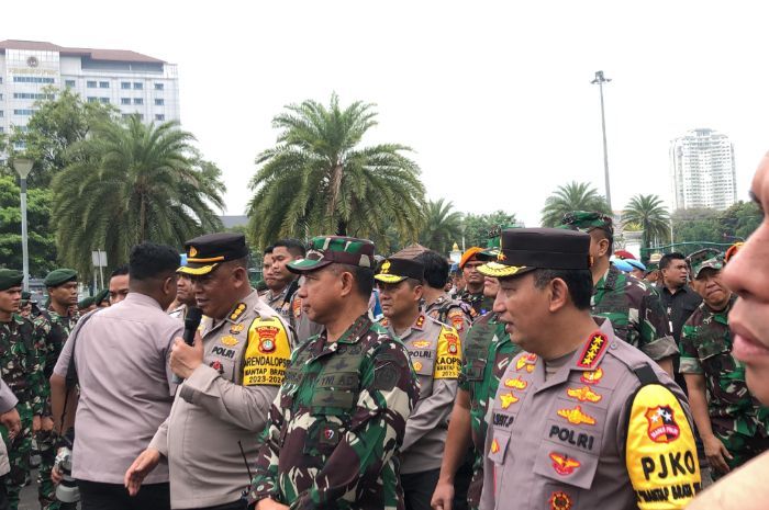 Panglima TNI-Kapolri Cek Anggota Hingga Alutista Pengamanan Pemilu di Monas