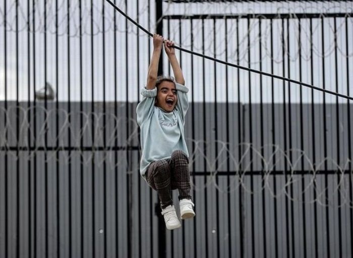 Kisah Anak-anak Gaza Temukan Kebahagiaan Melalui Kabel Listrik di Tengah Pemadaman Total