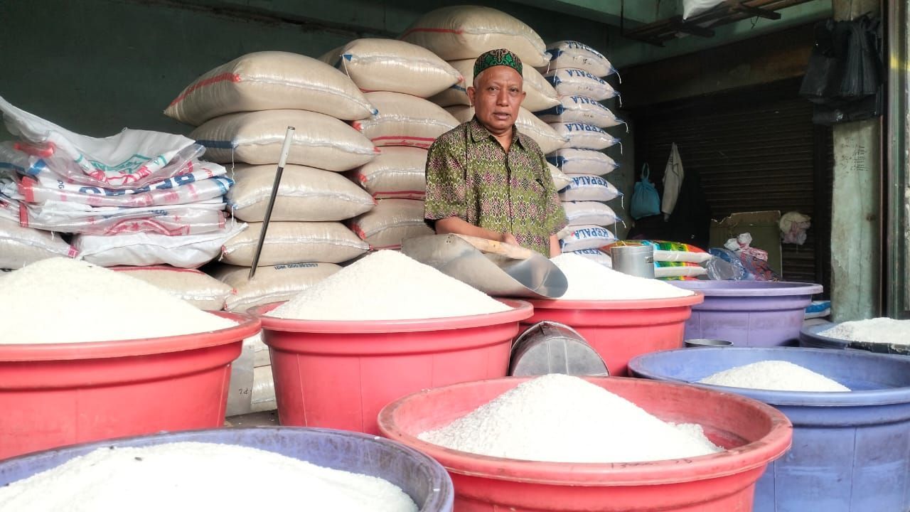 Harga Beras di Cikarang Tembus 18 Ribu Per Kilogram, Pedagang Curhat Sepi Pembeli