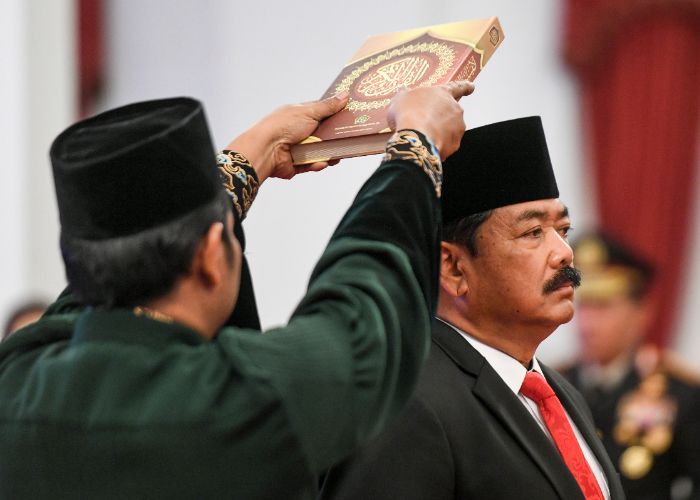 Hadi Tjahjanto Resmi Dilantik Jadi Menko Polhukam, Wiranto: Pilihan yang Sangat Tepat!