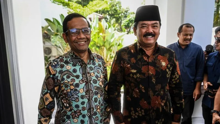Momen Mahfud MD Bertemu Hadi Tjahjanto: Wujud Pertemuan Bersinergi untuk Keamanan dan Keharmonisan Indonesia