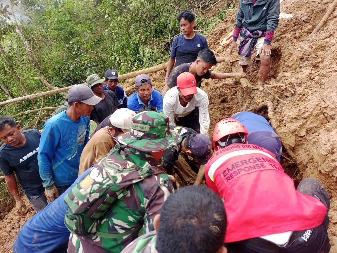 5 Warga Ditemukan Meninggal Dunia Akibat Longsor di Luwu