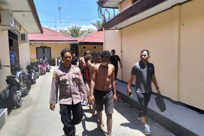 Pesta Ulang Tahun di Papua Berujung Ricuh, 6 Polisi Terluka, 31 Warga Diamankan