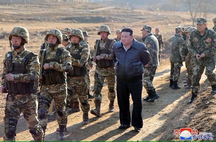 Panas, Presiden Kim Jong Un Tingkatkan Latihan Pasukan Militer Persiapan Perang Korea