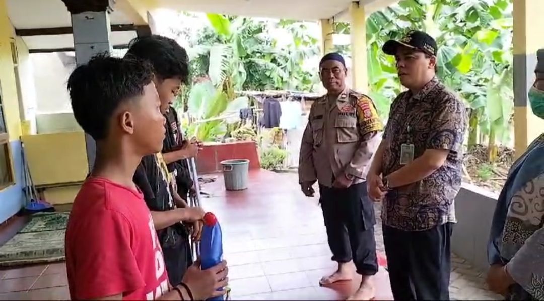 Kegep Polisi Mau Tawuran, 7 Pelajar di Tangerang Diberi Sanksi Bersih-bersih Musala