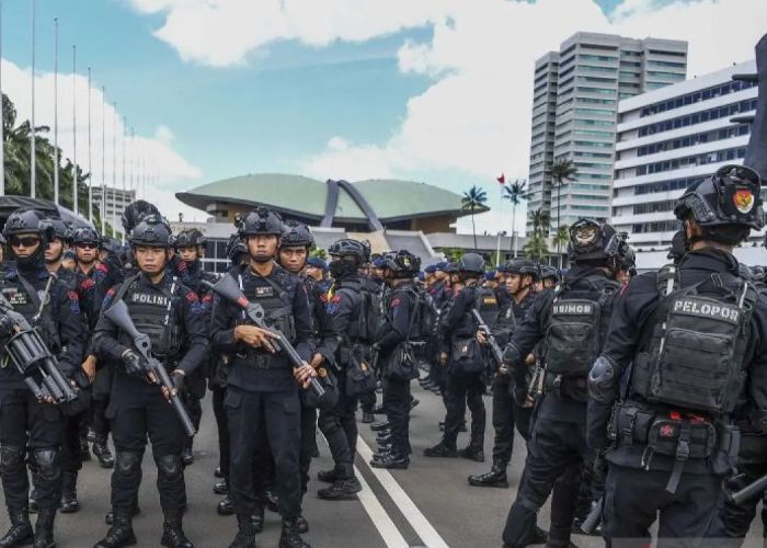 Ribuan Personel Kepolisian Dikerahkan di DPR hingga KPU Jelang Putusan Pemilu Hari Ini