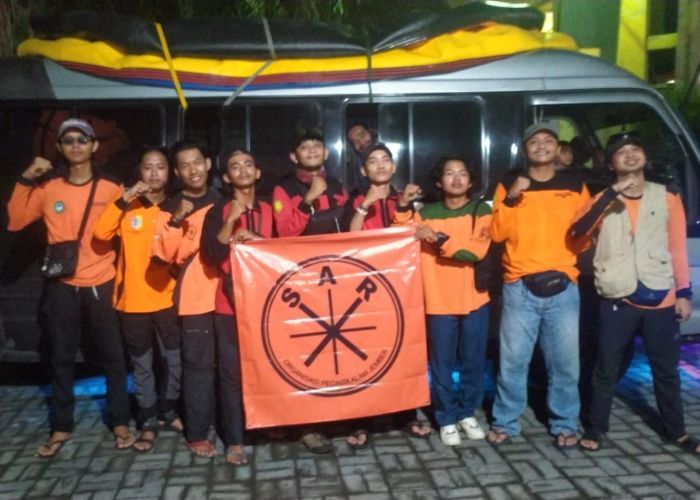 Banjir Meluas, 10 Relawan dari SAR OPA Jember Berangkat ke Demak Bantu Korban Banjir