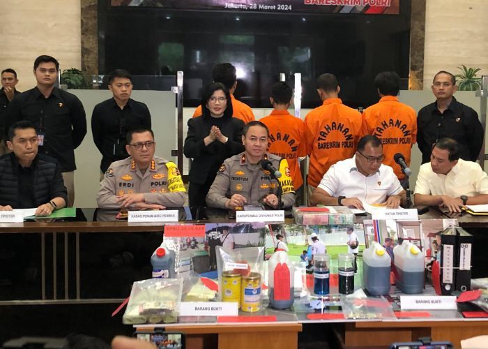Bareskrim Tindak 4 SPBU Oplos Bensin Pakai Pewarna, Untungnya Capai Miliaran Rupiah
