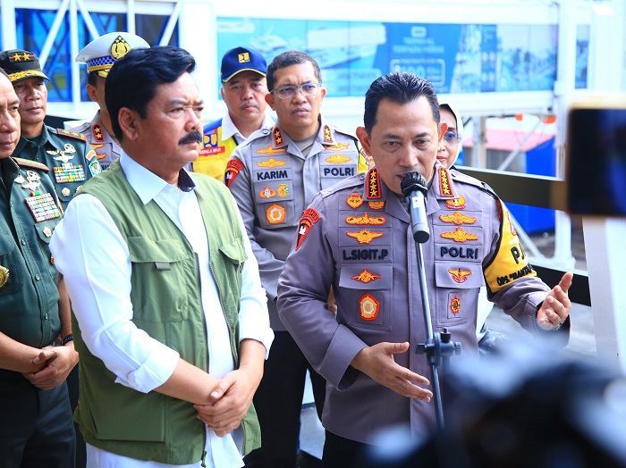 Kapolri Bareng Menko Polhukam Naik Helikopter Tinjau Kesiapan Mudik di Merak