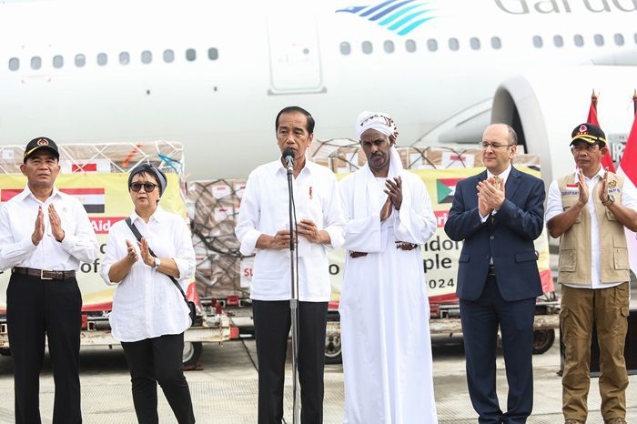 Disebut Ingin Rebut Posisi Ketum PDIP, Jokowi: Bukannya Golkar?