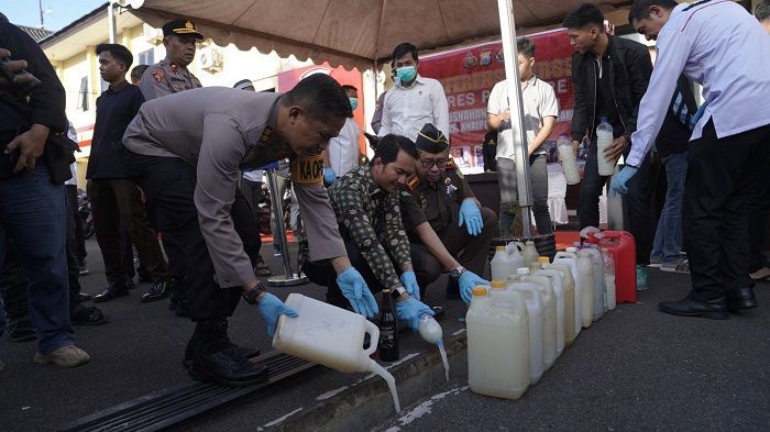 Polisi Musnahkan Barang Bukti 3 Kg Sabu Hasil Sitaan di Pelabuhan Parepare