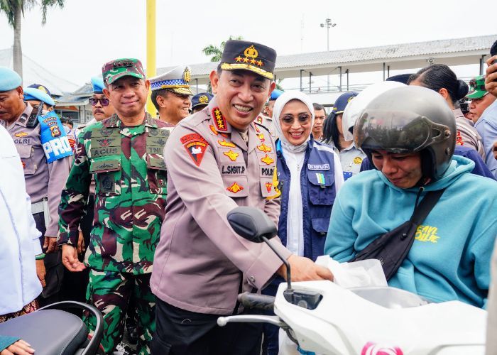 Tinjau Pelabuhan Gilimanuk, Kapolri Tegaskan Siap Beri Rasa Aman ke Pemudik