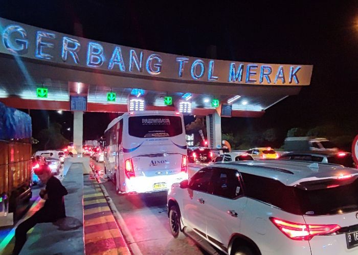 Macet Banget, Kapolda Imbau yang Tak Punya Tiket Pelabuhan Merak Beralih ke Ciwandan