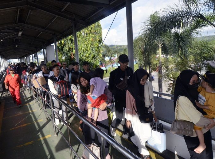 Hari Kedua Lebaran 2024, Pelabuhan Bakauheni Mulai Dipadati Pemudik untuk Menyeberang ke Merak