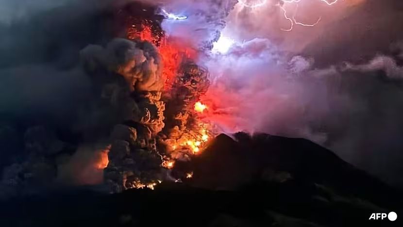 Dampak Erupsi Gunung Ruang di Sulawesi Utara: Penerbangan Terganggu, Ribuan Orang Dievakuasi