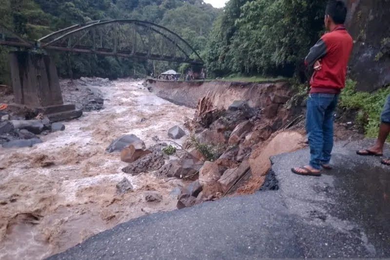 Banjir Bandang Lahar Dingin Terjang Sumatera Barat, 37 Orang Meninggal Dunia