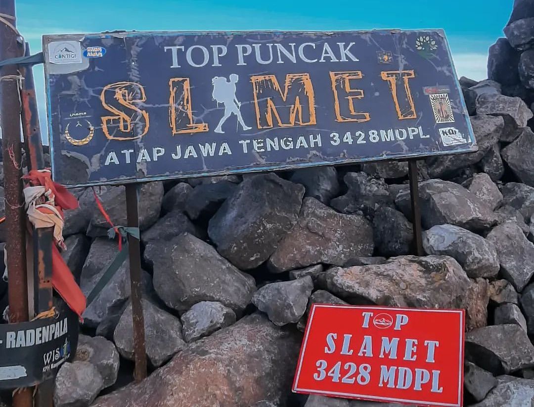 Gawat! Status Gunung Slamet Naik, 1.000 Pendaki Gagal ke Puncak