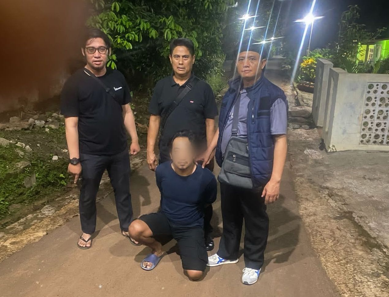 Tak Terima Diteriaki, Pemuda di Jakbar Serang Tetangga Pakai Golok Secara Brutal