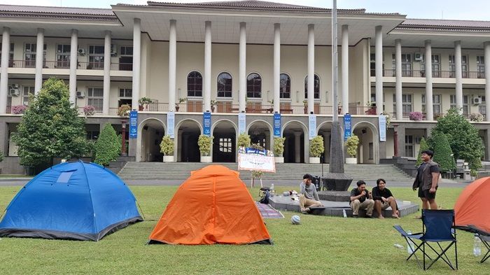Aksi Kemah Mahasiswa UGM, Tuntut Keringanan Uang Pangkal, Mahasiswa: Enggak Lazim