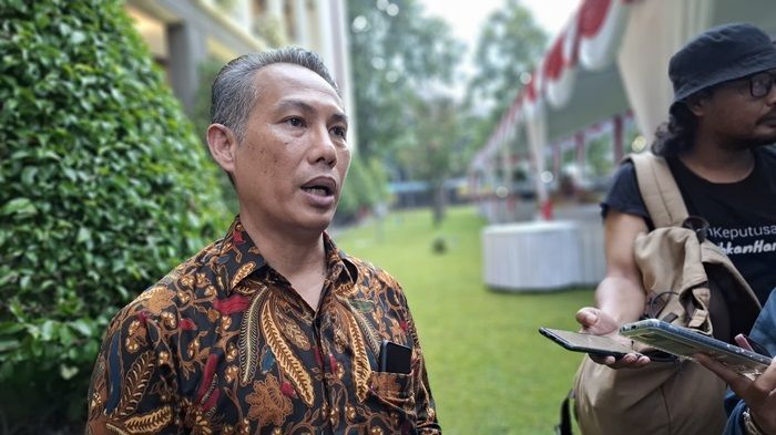 Respon Rektorat Soal Tuntutan Pencabutan Kenaikan UKT, Sekretaris UGM Andi Sandi : Tidak Semua Oleh Kampus, Itu Ranah Menteri!