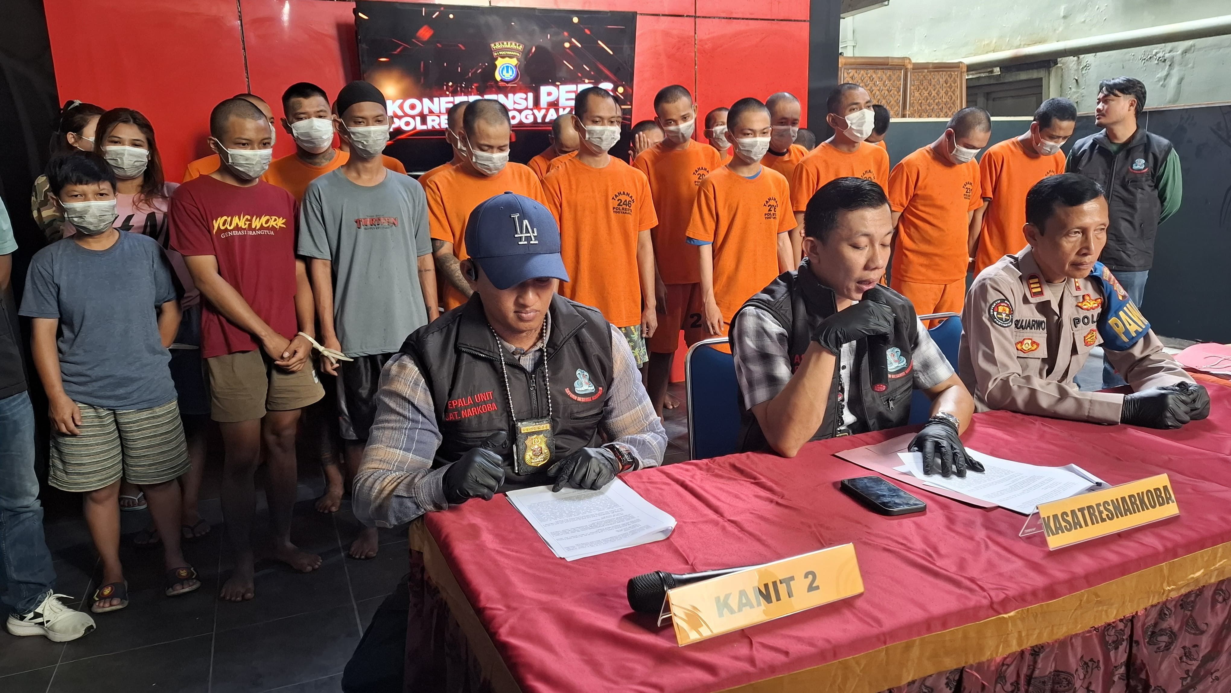 Polresta Jogja Ungkap 24 Tersangka Penyalahgunaan Narkoba, Modusnya Sabu-Sabu Dibungkus ke Dalam Buku Kamus
