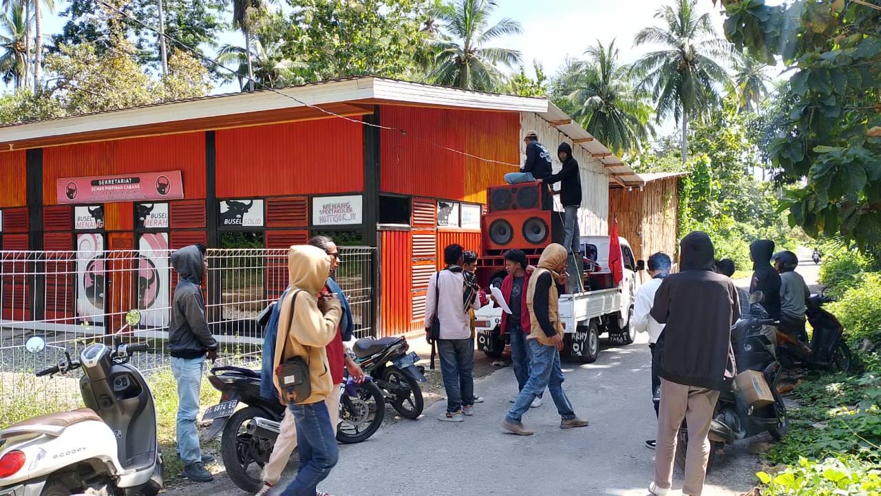 Viral Video Asusila Caleg DPRD Terpilih di Buton Selatan Tapi Tak Ada Sanksi Tegas, Kantor DPC PDIP Busel Didemo