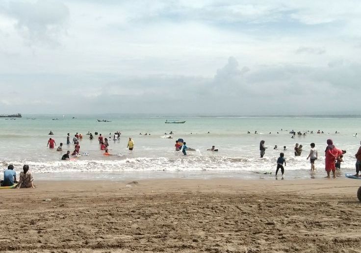 Perpisahan Sekolah Berujung Maut, 4 Pelajar Terseret Ombak di Pantai Pangandaran, 1 Orang Tewas