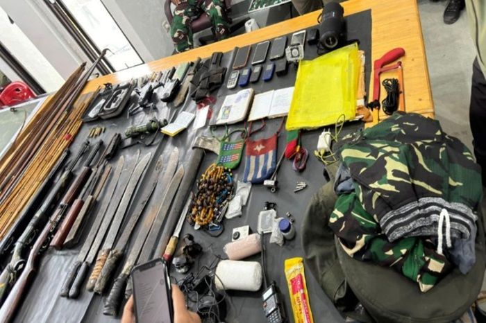 TNI-Polri Duduki Markas KKB di Paniai Papua, Beragam Senjata dan Drone Disita