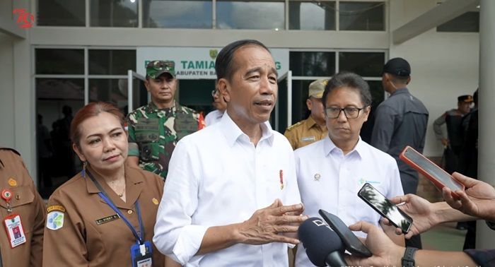 Presiden Jokowi Tinjau Detail Pelayanan Kesehatan di RSUD Tamiang Layang