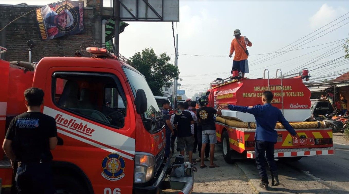 Pabrik Garmen Hansol di Randusari Boyolali Terbakar Puluhan Mobil Damkar Dikerahkan