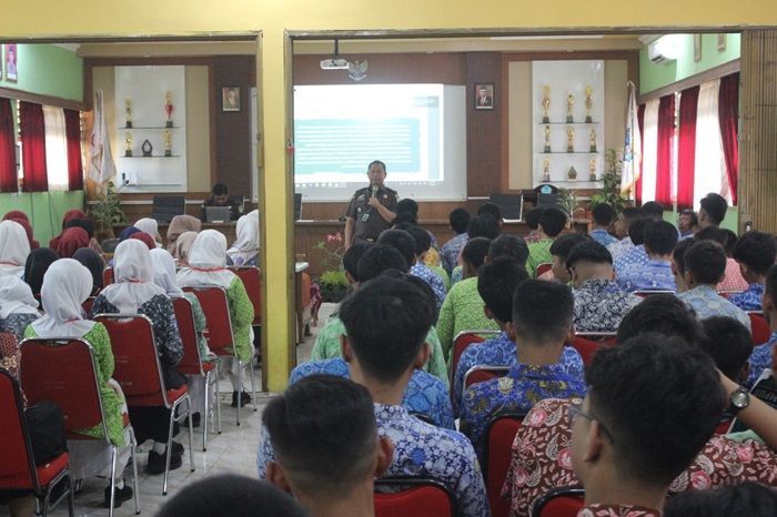 Cegah Tindak Kejahatan di Sekolah, Kejati DIY Ajarkan Siswa MPLS Untuk Cegah dan Penanggulangan Tindakan Kejahatan
