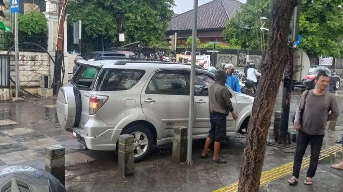 Motif Bocah Bawa Mobil Berujung Kecelakaan di Jaksel: Terinspirasi Game Stir Mobil