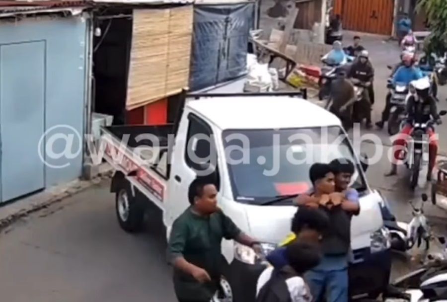 Viral Pelajar Disabet Penggaris Besi di Jakbar, Warga Turun Tangan Tangkap Pelaku
