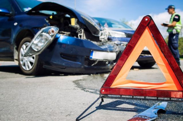 Kecelakaan Buruntun di Serpong, Angkot Hajar 4 Pemotor Hingga 2 Pejalan Kaki!