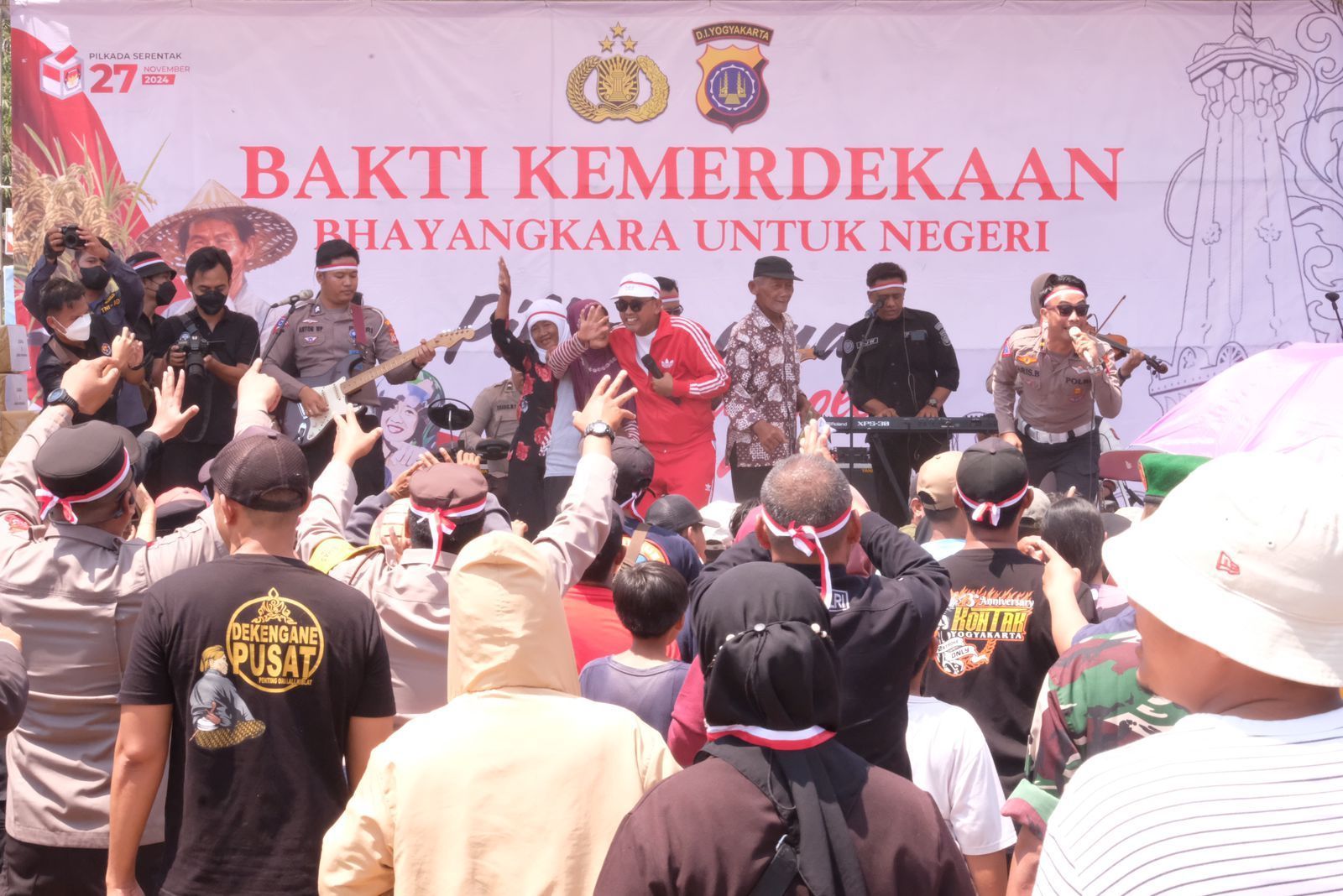 Semarak HUT RI Ke-79, Antusiasme Ribuan Warga Sleman Menyerbu Stand Bakti Sosial di Lapangan Balecatur