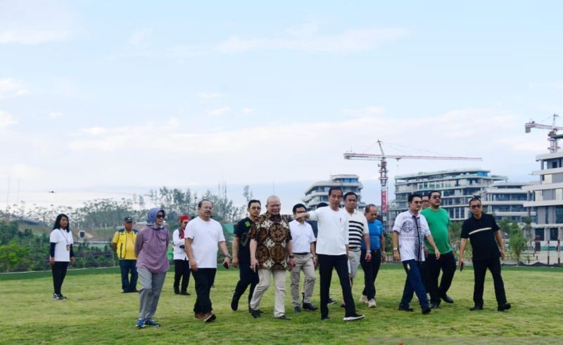Presiden Jokowi Ajak Pimpinan Lembaga Negara Tinjau Infrastruktur IKN, Berfoto di Ikon Baru di IKN
