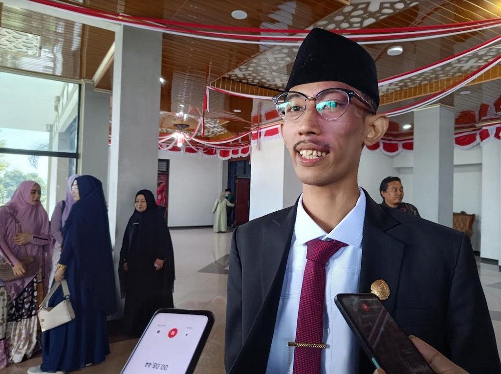 Anak Mantan Anggota DPR RI Beristri Empat Dilantik Jadi Wakil Rakyat Termuda di Jember