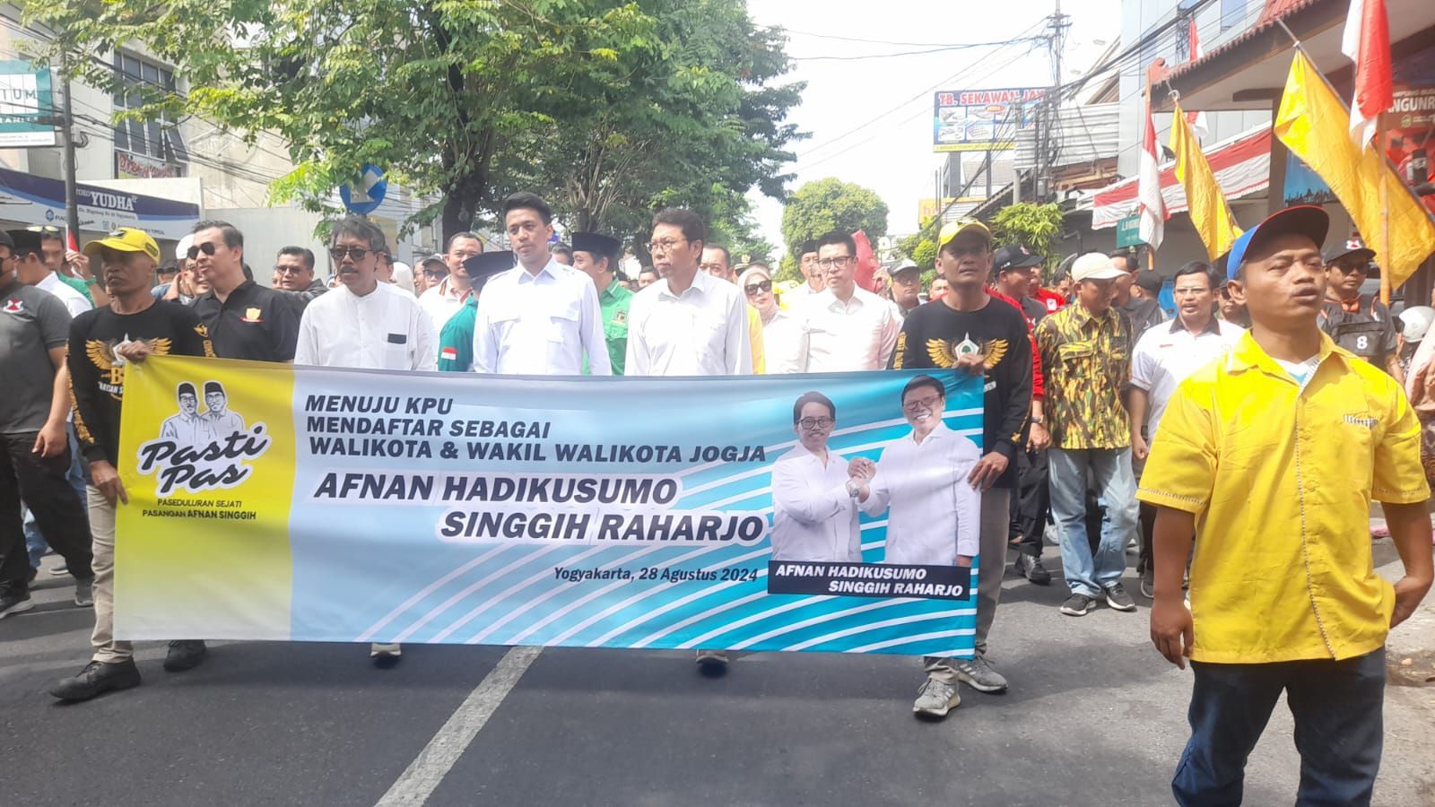 Didampingi Cucu Sultan HB X, Afnan - Singgih Resmi Daftar Pilwakot ke KPU, Beberkan Salah Satu Visi-Misinya Tuntaskan Sampah !